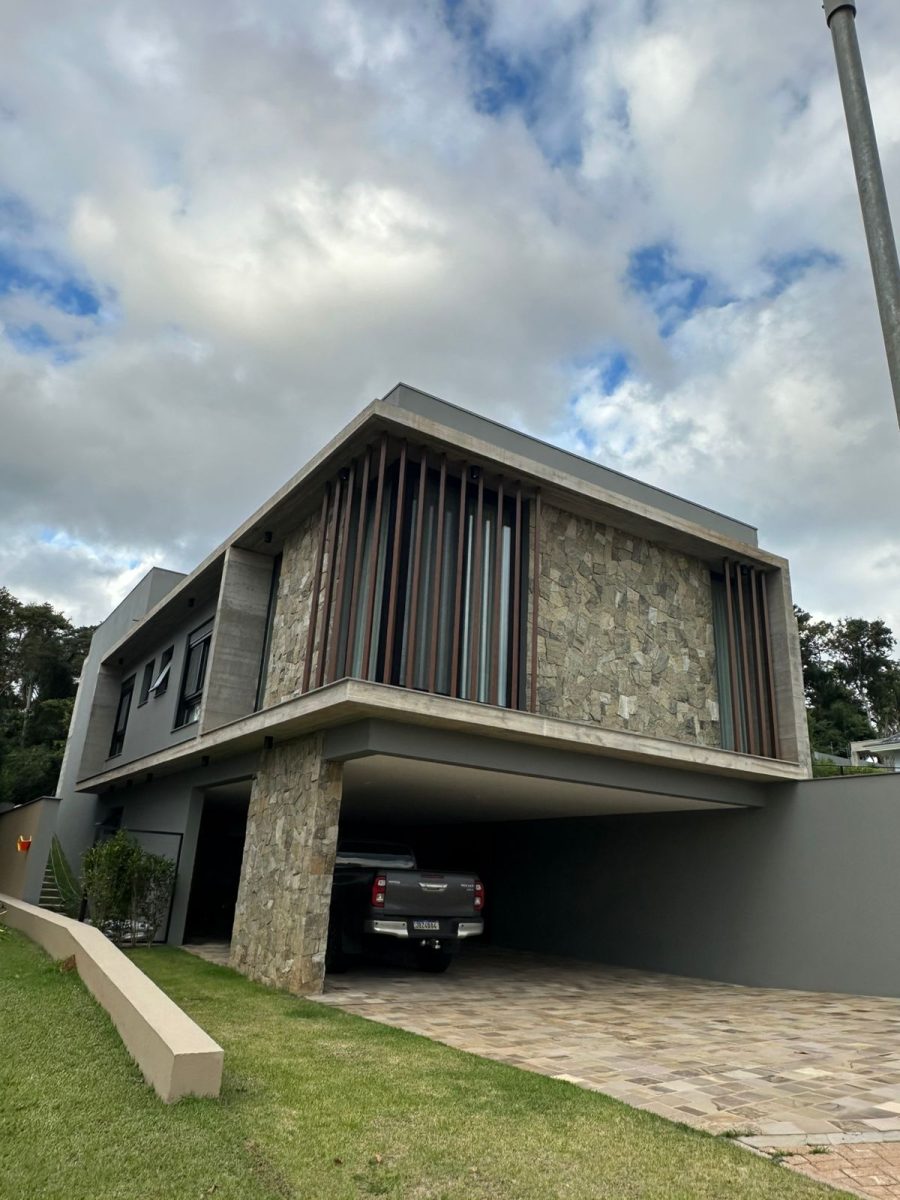 Casa Mobiliada no Condomínio Horizonte – Automação e Energia Solar em Lote de 1000m²