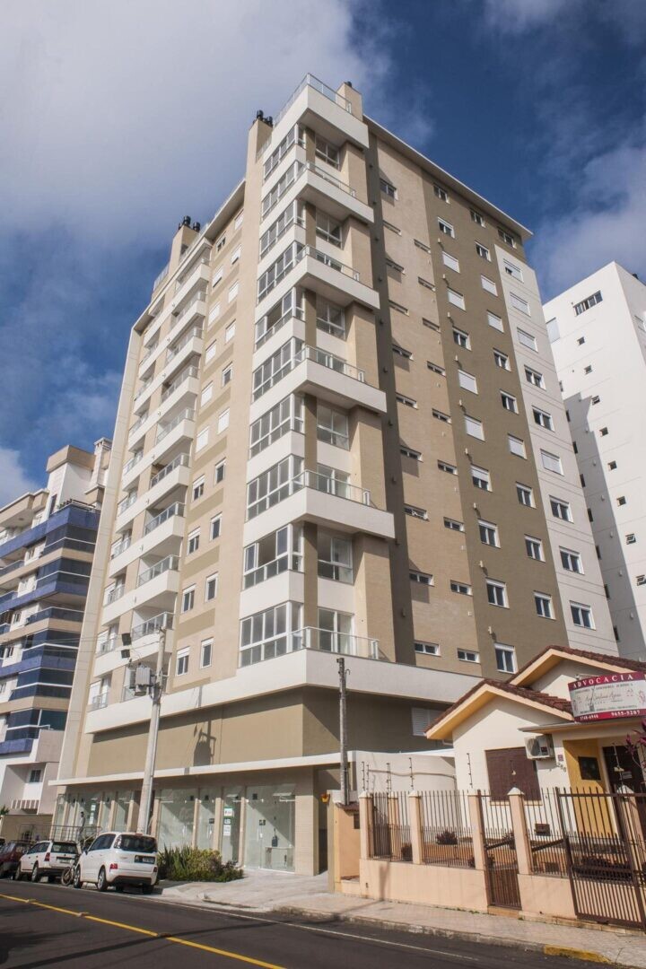 Cobertura duplex 3 dormitórios – Edifício Comercial e Residencial Cristal