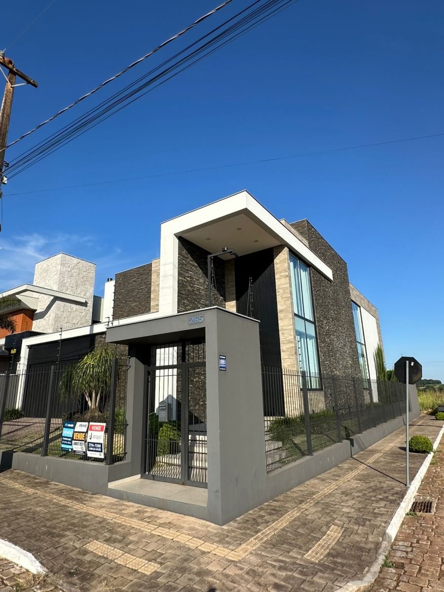 Casa com 4 suítes – Bairro Hidráulica