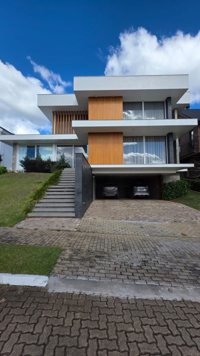 Casa com 4 suítes – Condomínio Residencial Horizonte